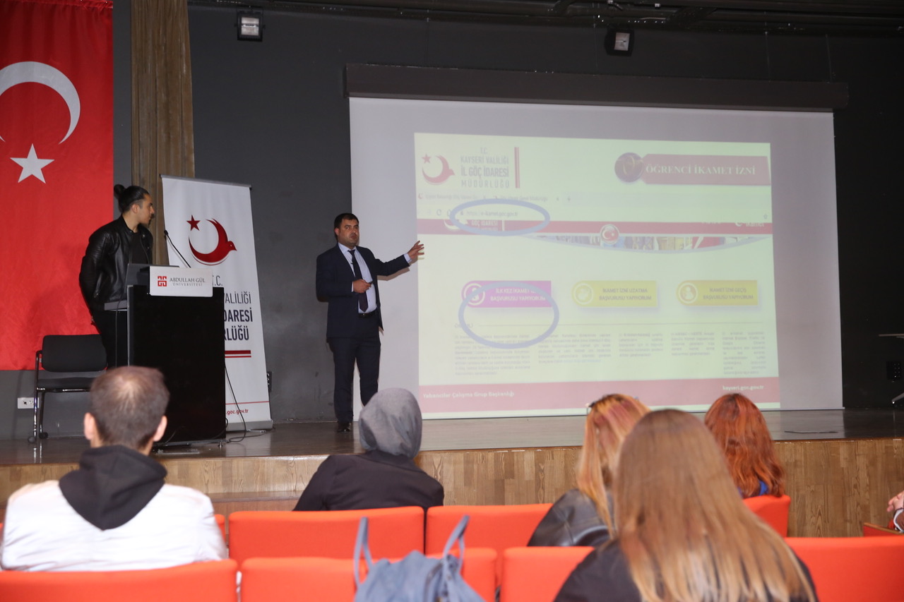 immigration-office-meeting-for-international-students-at-agu